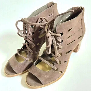 Vince Camuto Tressa Leather Lace up Heels Sandals Taupe Grey Like new! Sz 9M